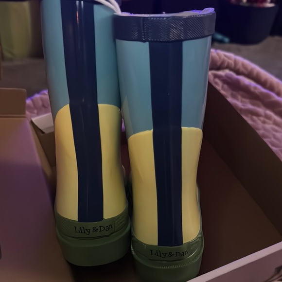 Kids' Colorful Rain Boots - Picture 5 of 8